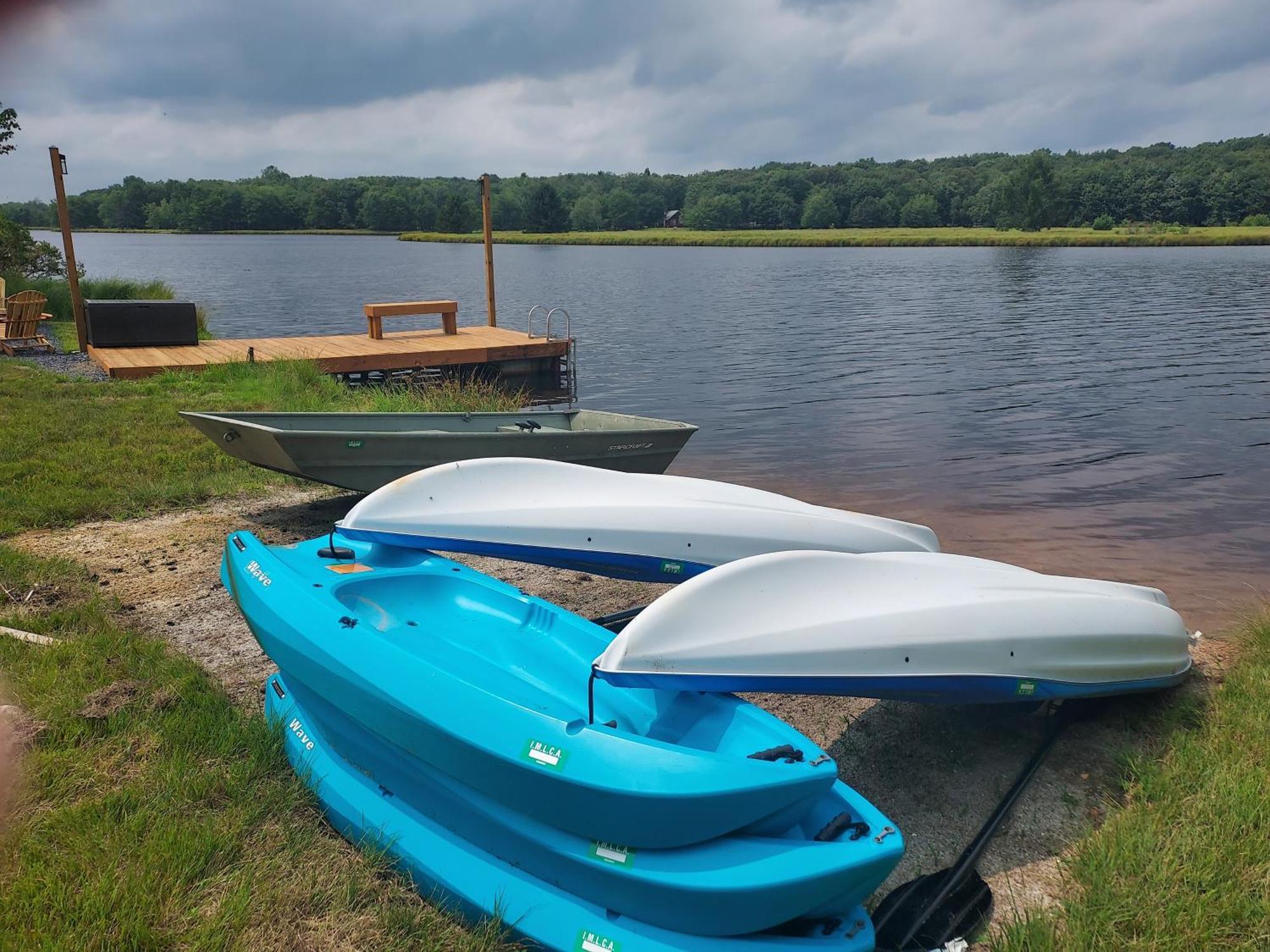 Poconos Brand New Lakefront Oasis 1 Acre, Hottub Gameroom Firepits Talk About Privacy Albrightsville Exterior photo